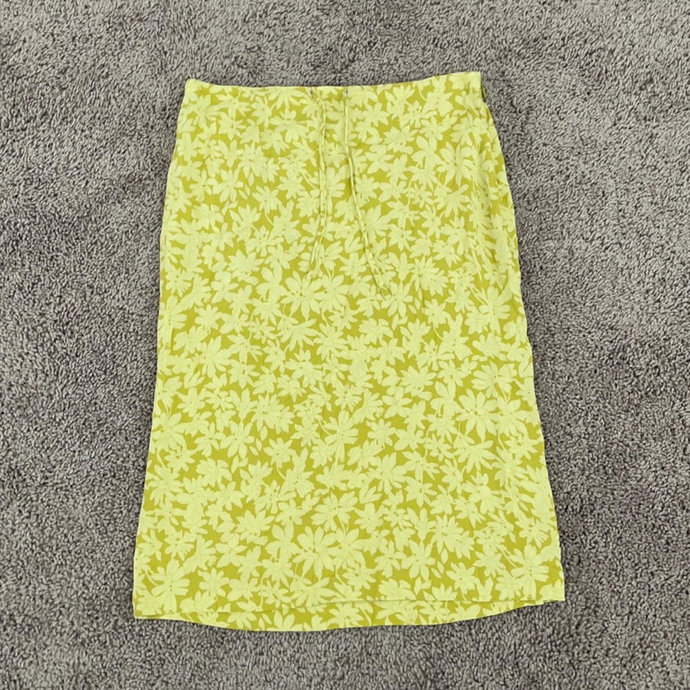 LOFT green skirt sz 4 spring side slit